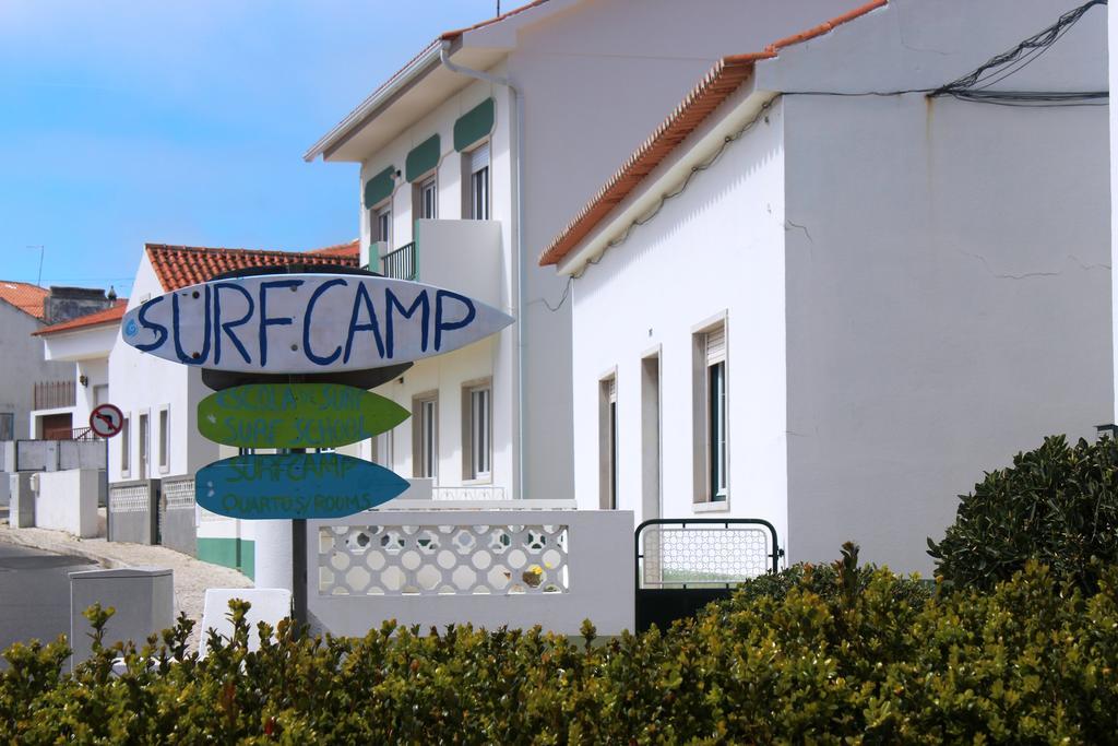 Foz Surfcamp Hotel ฟอซโดอาเรโย ภายนอก รูปภาพ