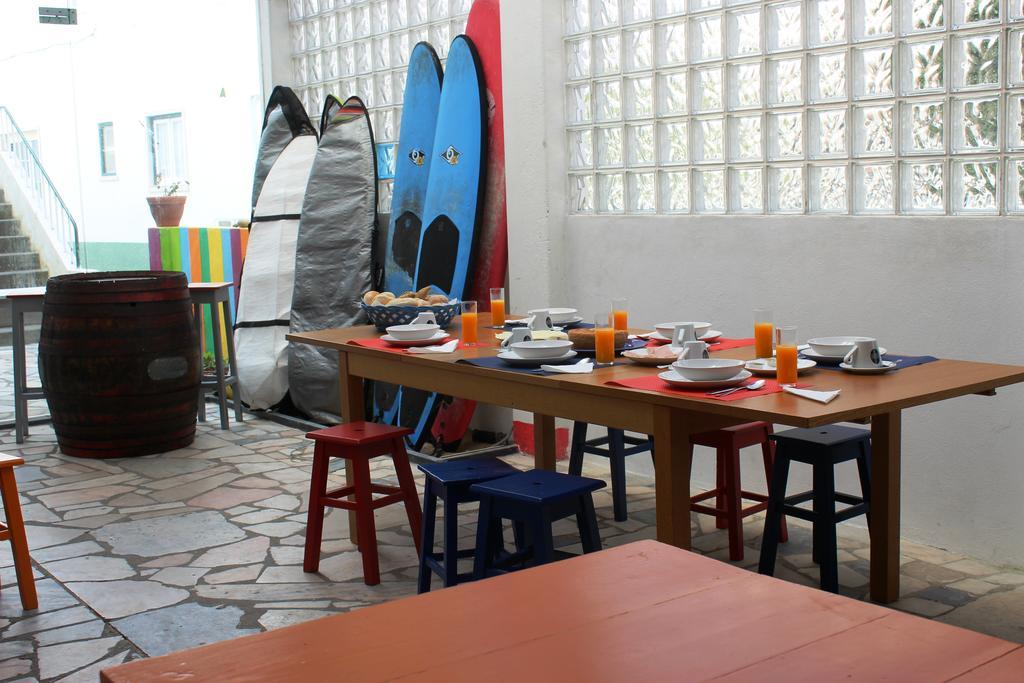 Foz Surfcamp Hotel ฟอซโดอาเรโย ภายนอก รูปภาพ